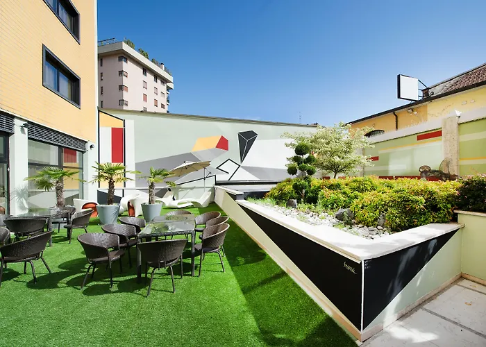 纳维吉利艺术酒店